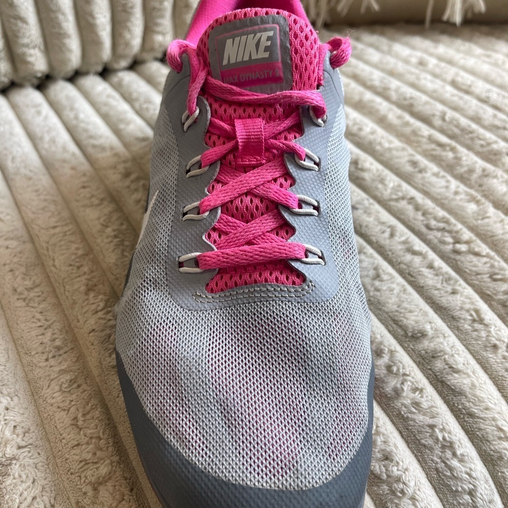 Nike Air Max Dynasty 2 Women's Gray Pink Running Shoes Size 9 - Picture 2 of 7
